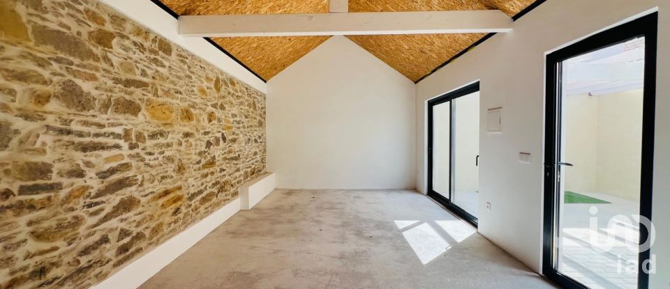 Moradia T2 em Porto de Mós - São João Baptista e São Pedro de 112 m²