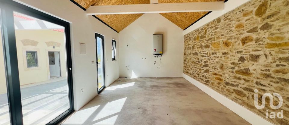 Moradia T2 em Porto de Mós - São João Baptista e São Pedro de 112 m²