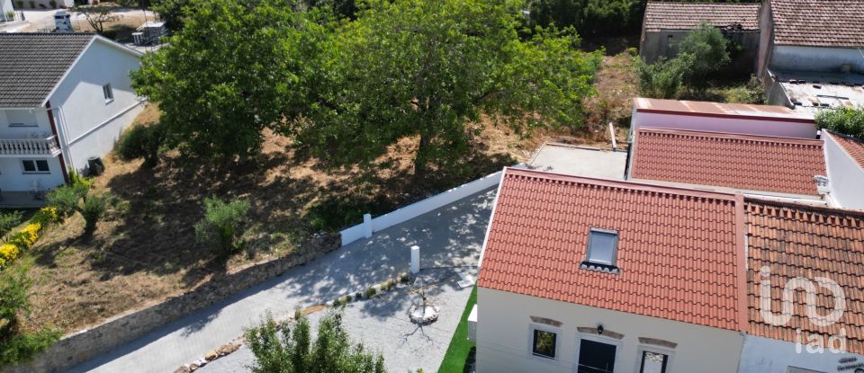 Moradia T2 em Porto de Mós - São João Baptista e São Pedro de 112 m²