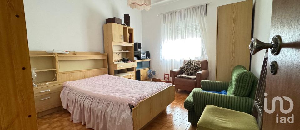 Immeuble à Assumar de 86 m²