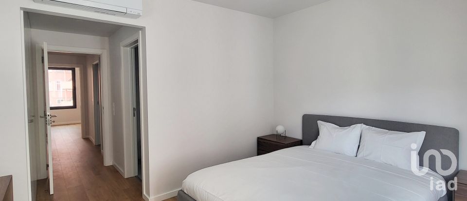 Appartement T2 à Alcântara de 84 m²