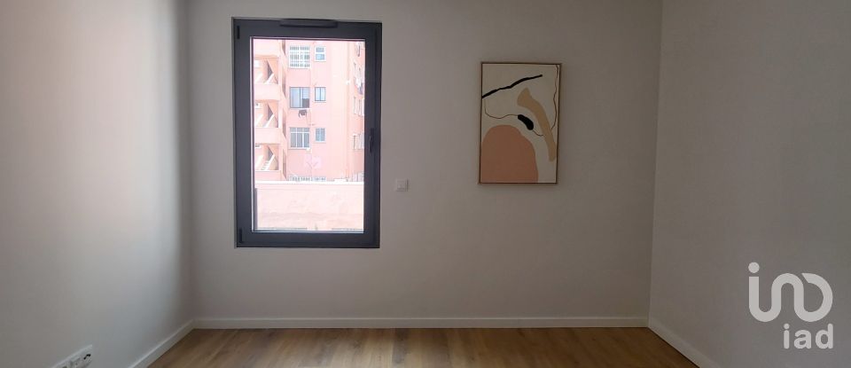 Appartement T2 à Alcântara de 84 m²