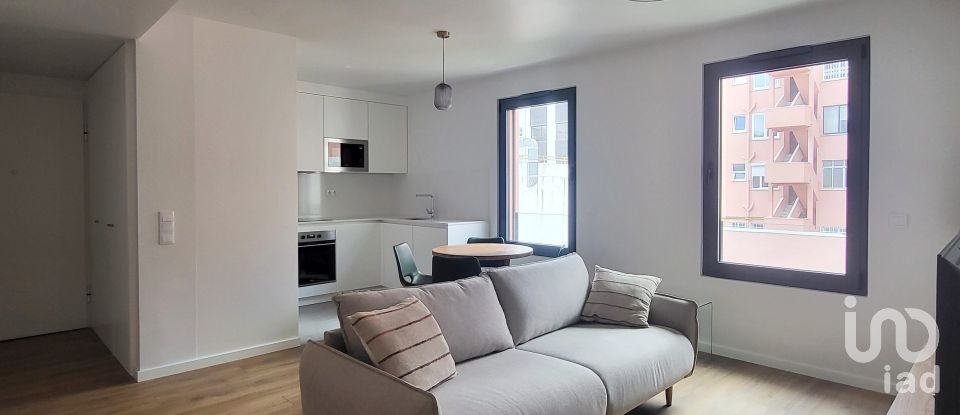 Appartement T2 à Alcântara de 84 m²