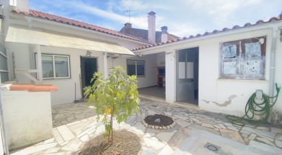 Lodge T2 in Samora Correia of 85 m²