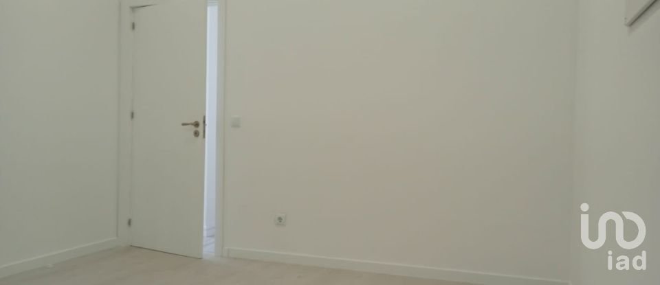 Shop / premises commercial in Alto do Seixalinho, Santo André e Verderena of 204 m²