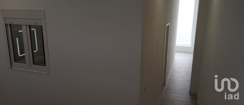 Shop / premises commercial in Alto do Seixalinho, Santo André e Verderena of 204 m²