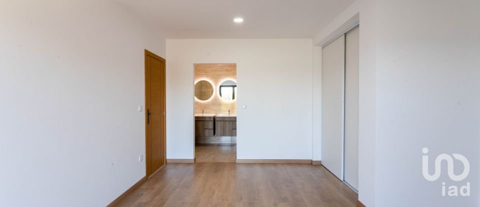 Casa T4 em Arcos e Mogofores de 416 m²