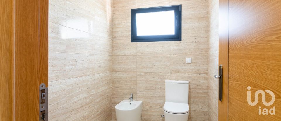 Casa T4 em Arcos e Mogofores de 416 m²