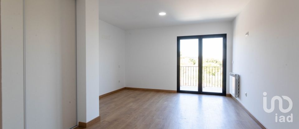 Casa T4 em Arcos e Mogofores de 416 m²