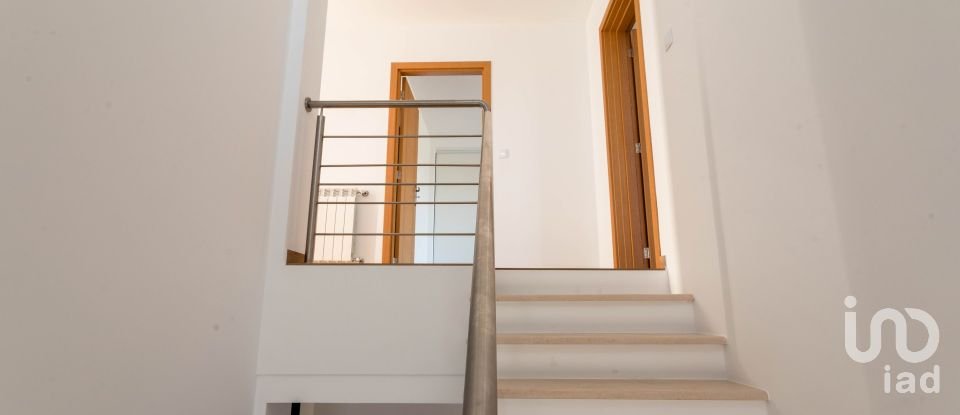 Casa T4 em Arcos e Mogofores de 416 m²