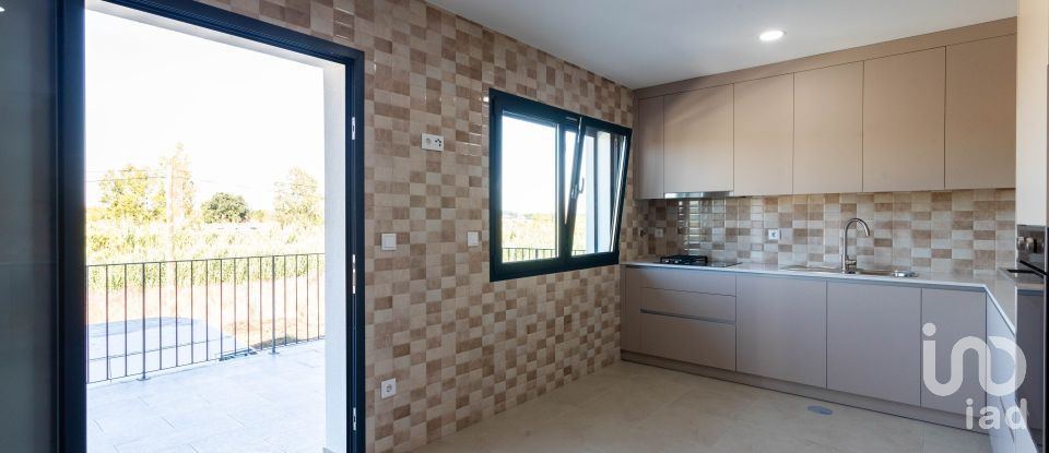 Casa T4 em Arcos e Mogofores de 416 m²