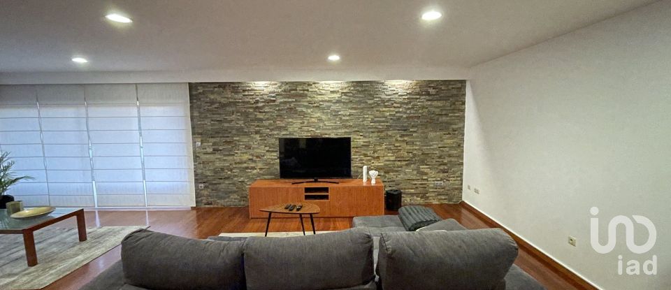 Maison T3 à Tamel (São Veríssimo) de 240 m²