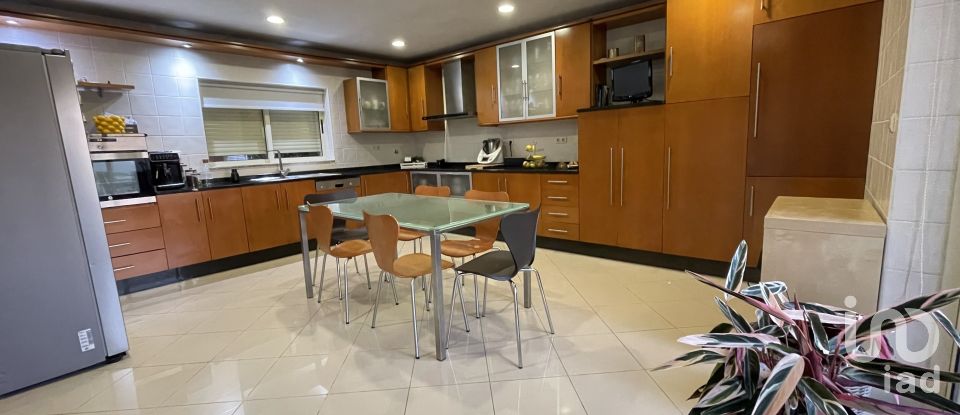 Maison T3 à Tamel (São Veríssimo) de 240 m²