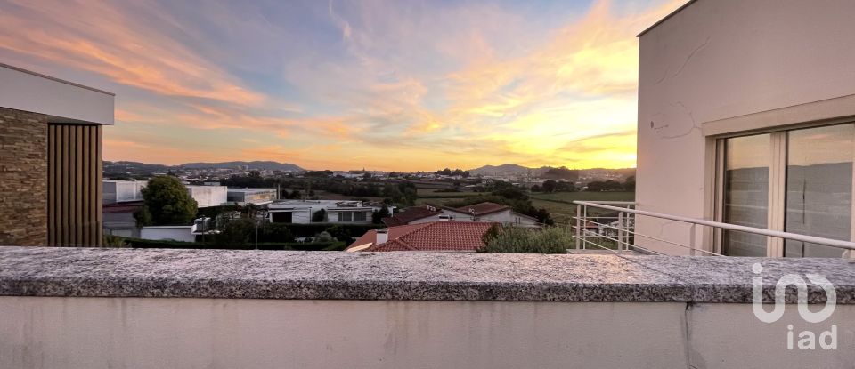 Maison T3 à Tamel (São Veríssimo) de 240 m²