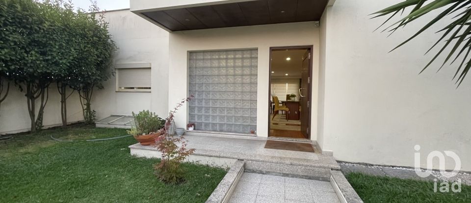 Maison T3 à Tamel (São Veríssimo) de 240 m²