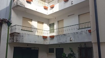 Maison T3 à Cortes do Meio de 195 m²