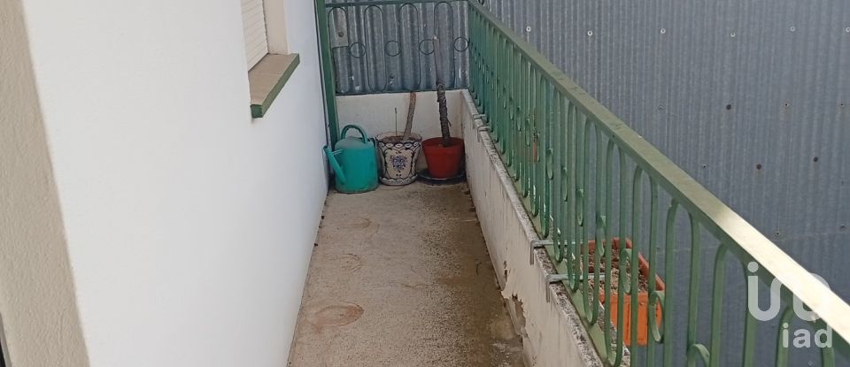 Moradia T3 em Cortes do Meio de 195 m²