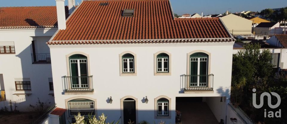 Moradia T4 em Alpiarça de 436 m²