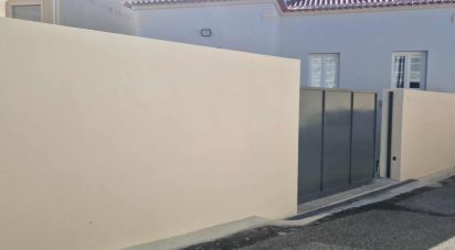 House T5 in Valado dos Frades of 230 m²