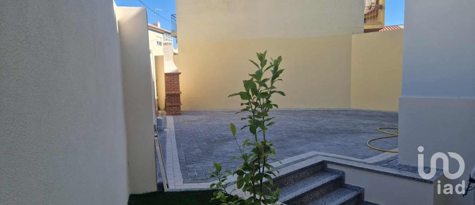 Maison T5 à Valado dos Frades de 230 m²