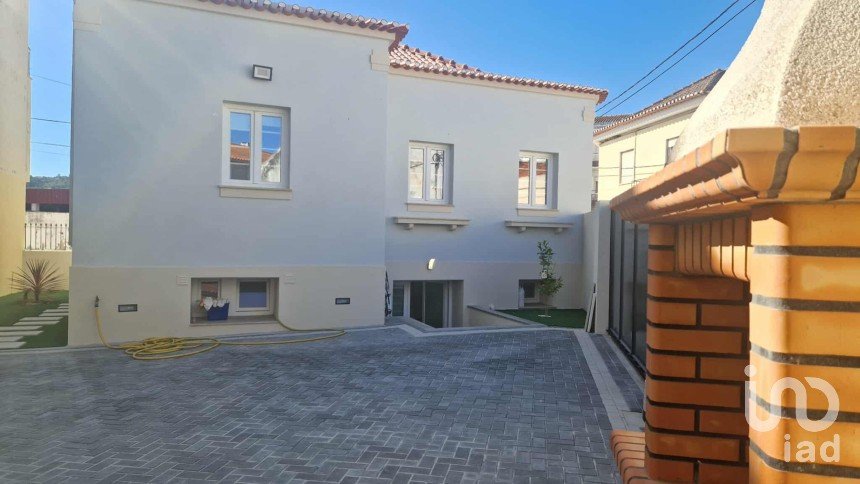 Maison T5 à Valado dos Frades de 230 m²