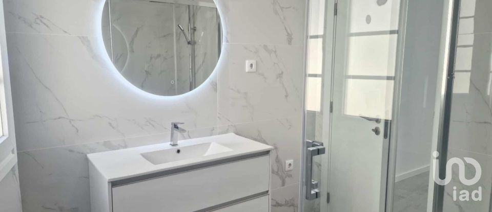 Maison T5 à Valado dos Frades de 230 m²