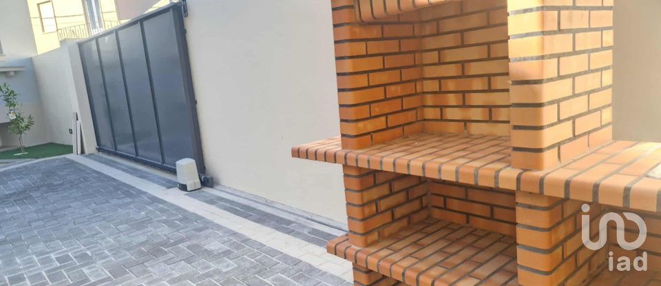 Maison T5 à Valado dos Frades de 230 m²