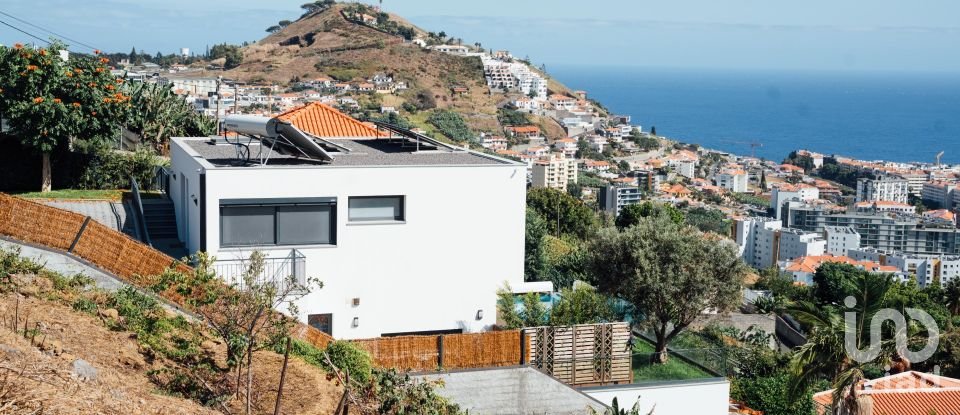 Moradia T4 em São Martinho de 300 m²