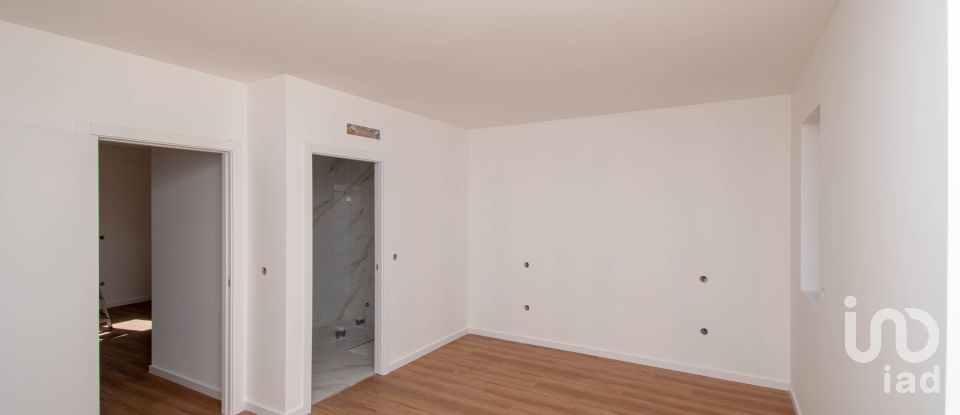 Andar de moradia  T4 em Arrifana de 167 m²