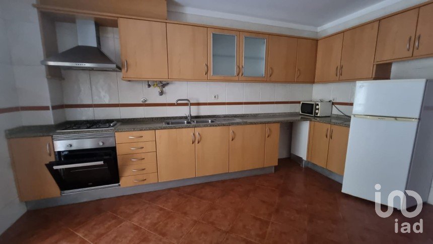 Apartamento T3 em Lamego (Almacave e Sé) de 197 m²