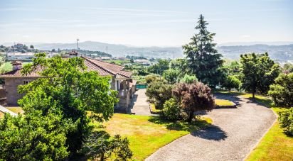 Maison T3 à Oliveira (Santa Maria) de 221 m²