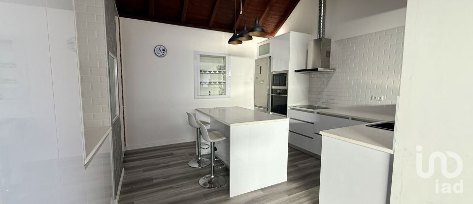 Parking in Fajã da Ovelha of 174 m²