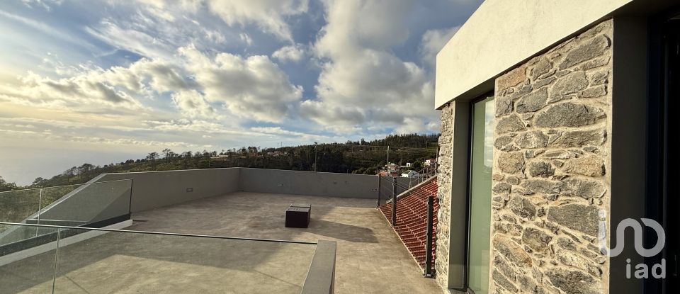 Parking in Fajã da Ovelha of 174 m²