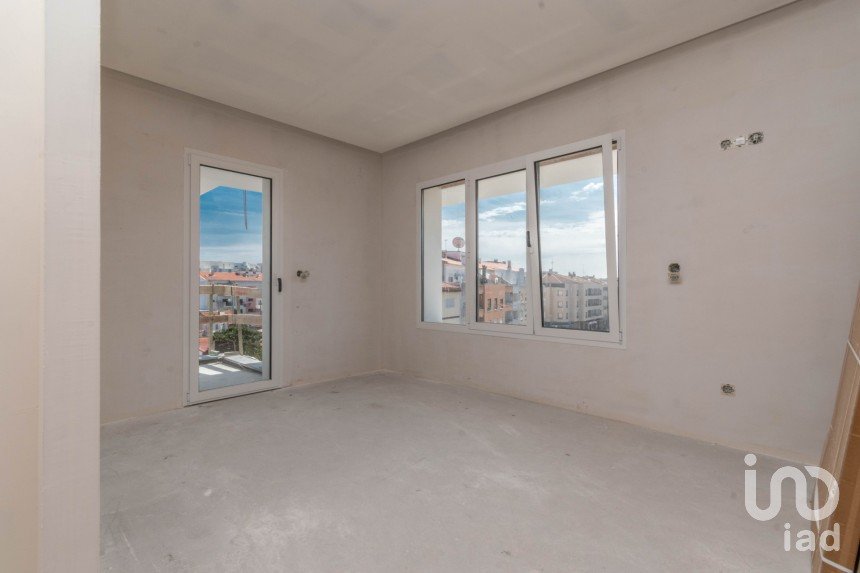 Duplex T3 à Marinha Grande de 151 m²