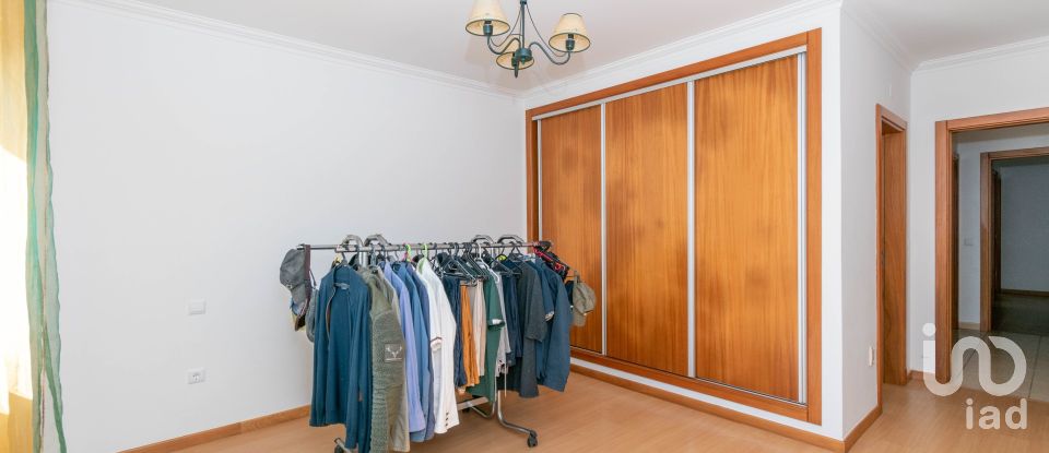 Maison T4 à Marinha Grande de 200 m²