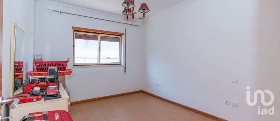 Maison T4 à Marinha Grande de 200 m²