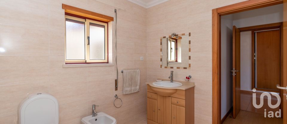 Maison T4 à Marinha Grande de 200 m²