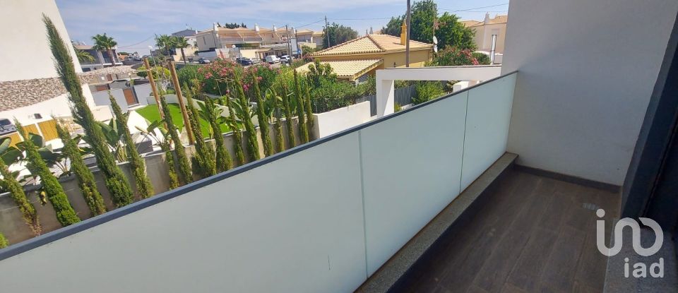 Maison T4 à Albufeira e Olhos de Água de 373 m²