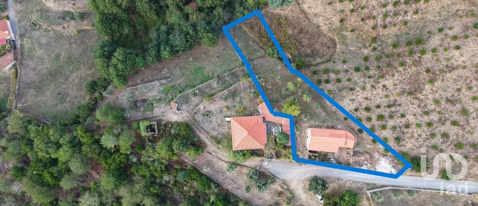 Moradia T2 em Alvares de 210 m²