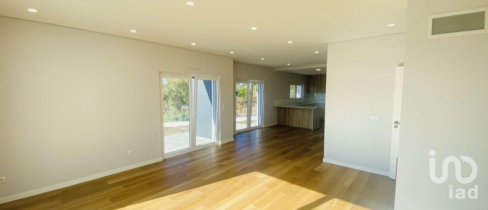 Maison T5 à Santo Isidoro de 232 m²