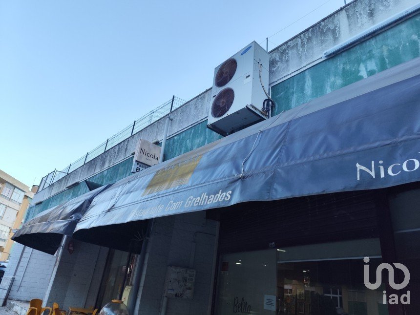 Boutique/Local commercial à Odivelas de 85 m²