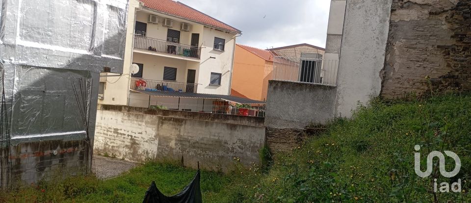 Moradia T0 em Vila Nova de Foz Côa de 1 664 m²