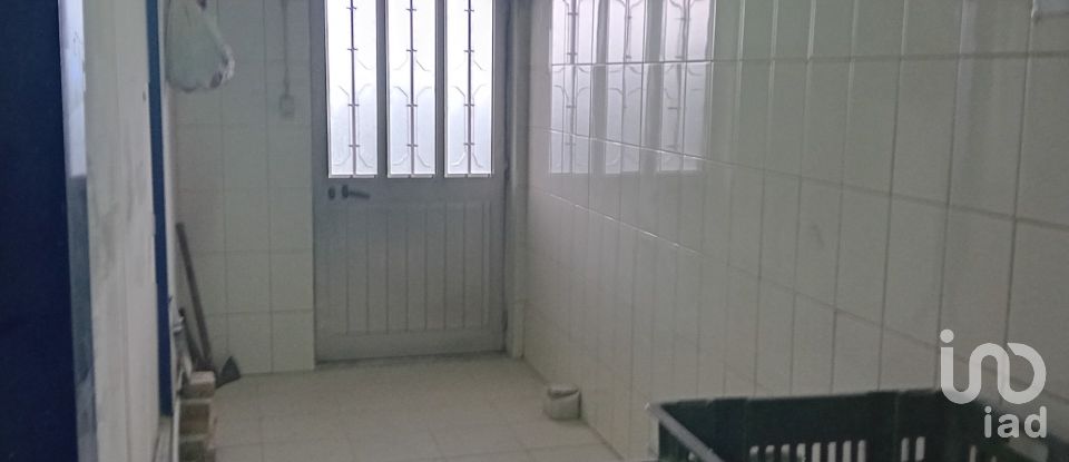 Moradia T4 em Lagoaça e Fornos de 136 m²