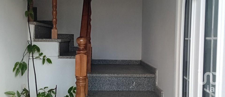 Moradia T4 em Lagoaça e Fornos de 136 m²