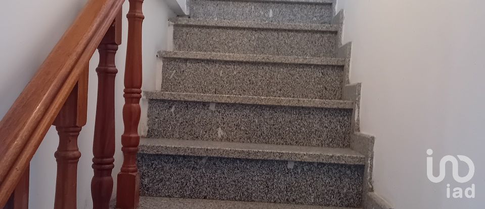 Moradia T4 em Lagoaça e Fornos de 136 m²