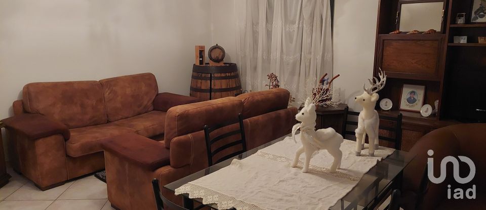 Moradia T4 em Lagoaça e Fornos de 136 m²