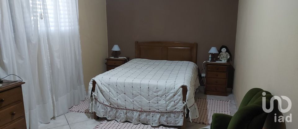 Moradia T4 em Lagoaça e Fornos de 136 m²