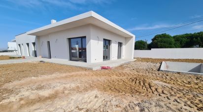 Maison T4 à Atouguia da Baleia de 247 m²