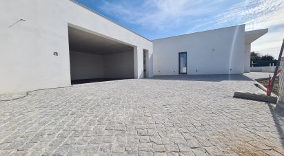 Maison T4 à Atouguia da Baleia de 247 m²