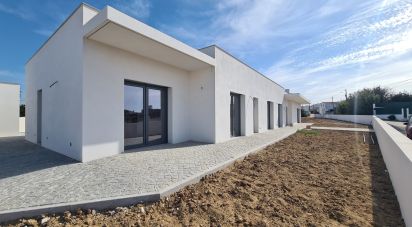 Maison T4 à Atouguia da Baleia de 247 m²